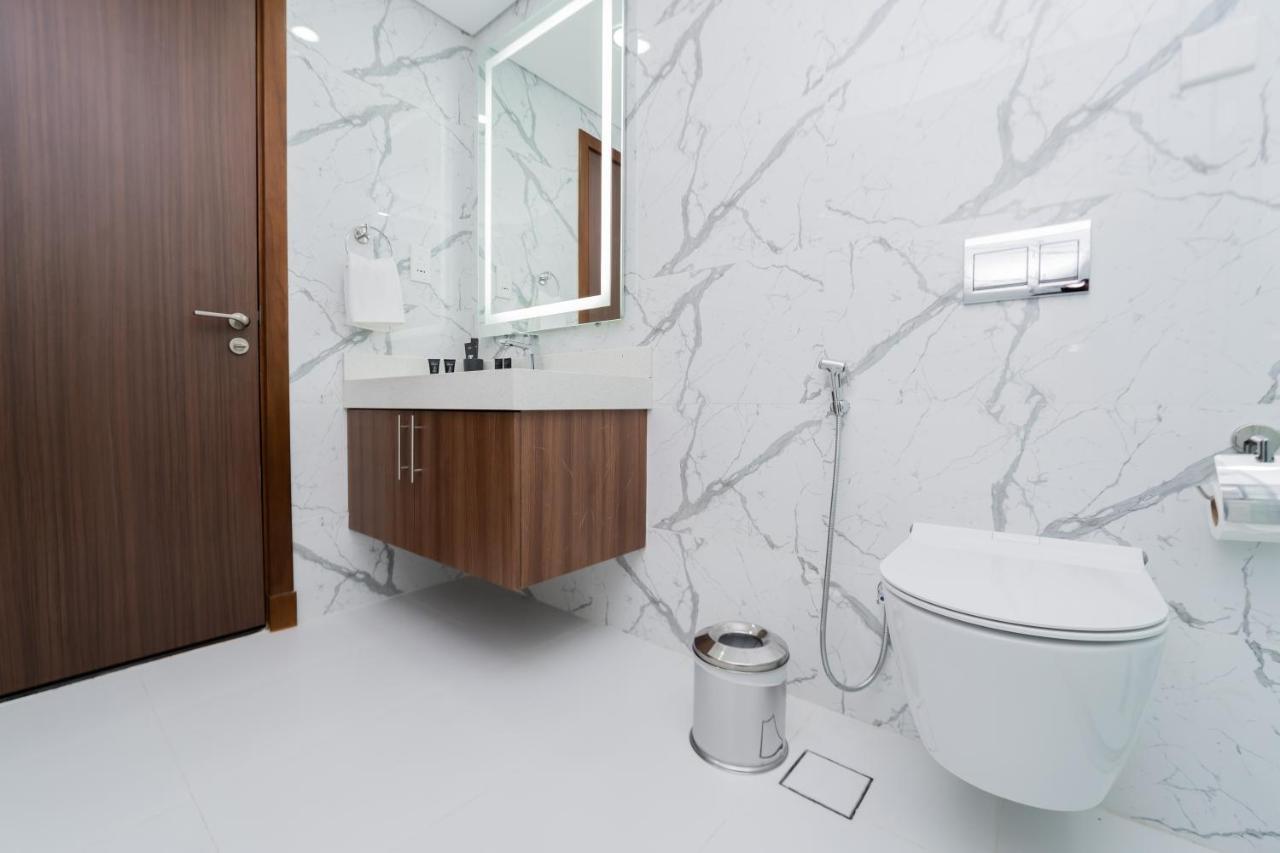 Appartamento Kasco Homes Waves Tower Business Bay Dubai